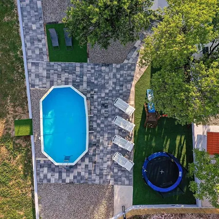 Stunning Home In Vrsine With Wifi Vikendica Vrsine