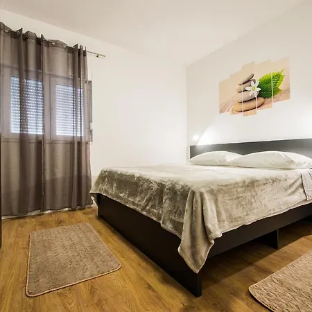 Vikendica Stunning Home In Vrsine With Wifi