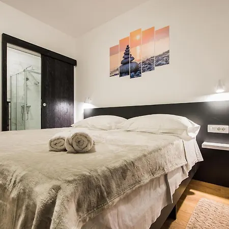 Stunning Home In Vrsine With Wifi