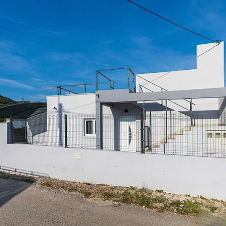 Stunning Home In Vrsine With Wifi Vikendica *