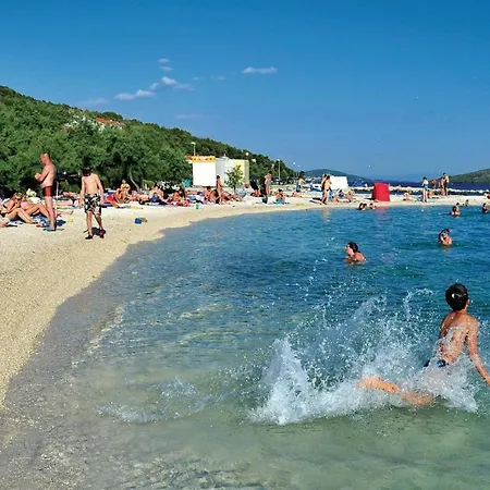 Stunning Home In Vrsine With Wifi