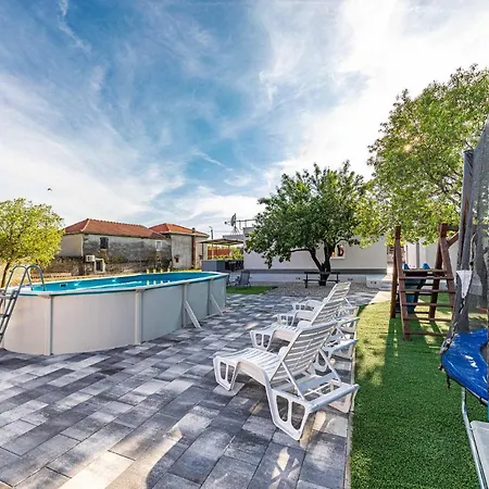 Vikendica Stunning Home In Vrsine With Wifi Vrsine